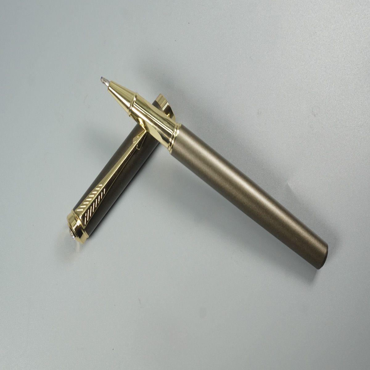 penhouse.in 8020 Matte Green Color body and Cap Gold Clip and Grip Top On Stone Roller Ball Pen SKU 28521