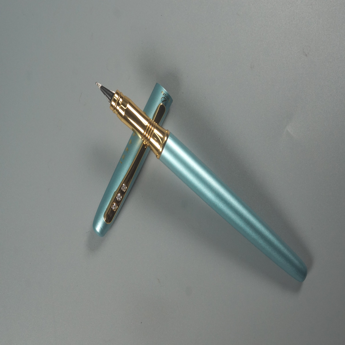 Luoshi 262 Blue Color Body and Cap Gold Clip and Grip Clip On Stone 360 Nib Rubber Sac Model Fountain Pen SKU 28534