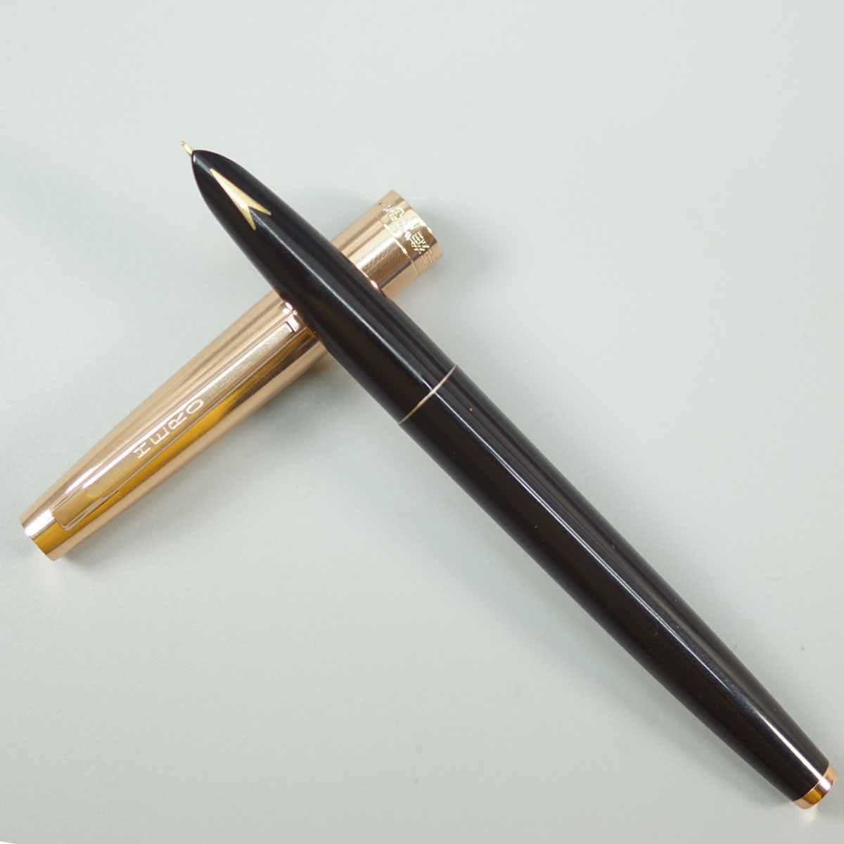 Hero 336 Black Color Body With Gold Color Cap Converter Type Fountain Pen SKU 28655