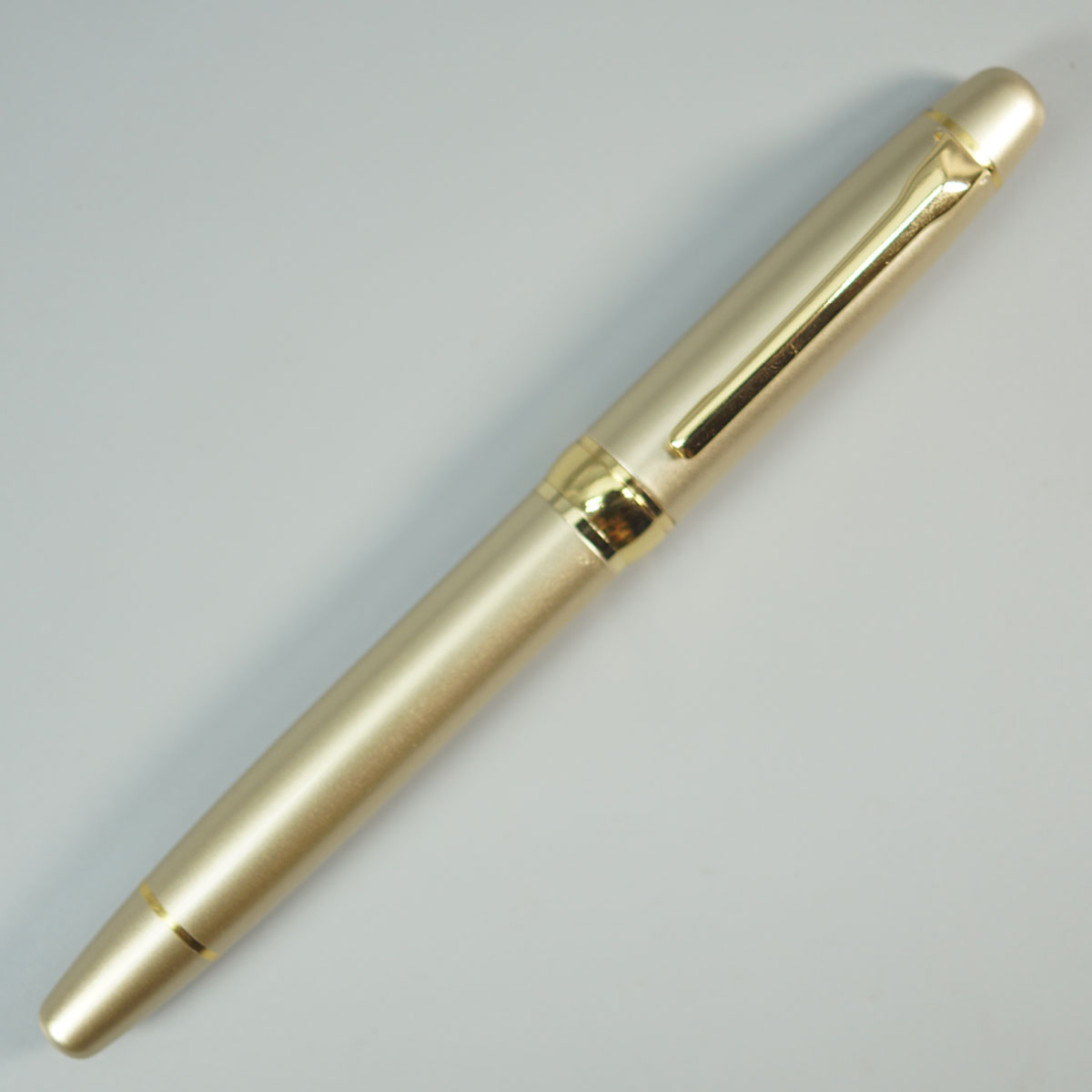 penhouse.in 5421 Full Gold  Color Body With Gold Clip And Trim Roller Ball Pen SKU 28670