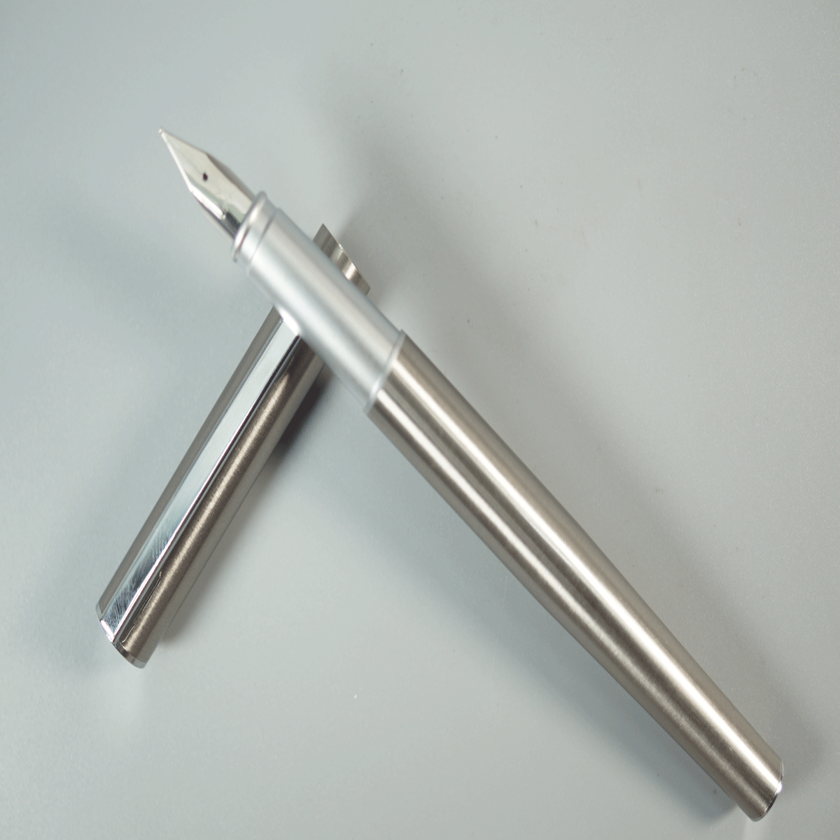 Luoshi 5199 Matte silver Color Body and Cap With Silver Color Clip Medium Nib Converter Type Fountain Pen SKU 28681