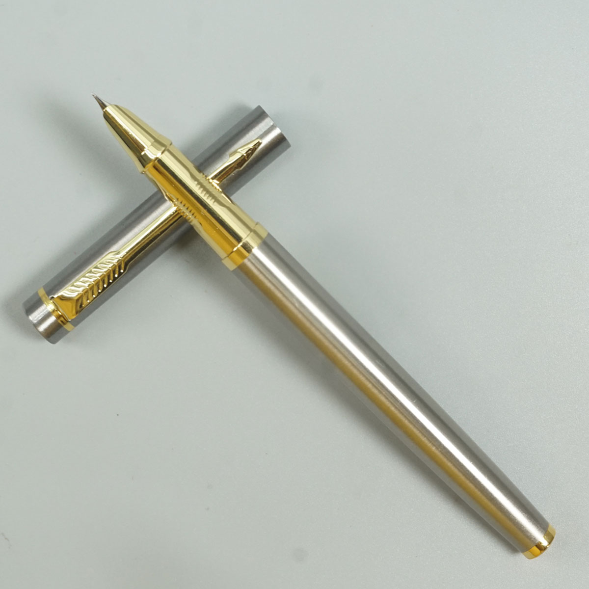 Luoshi 3119 Silver Color Body With Gold Clip Fine Nib Converter Type Fountain Pen SKU 28703