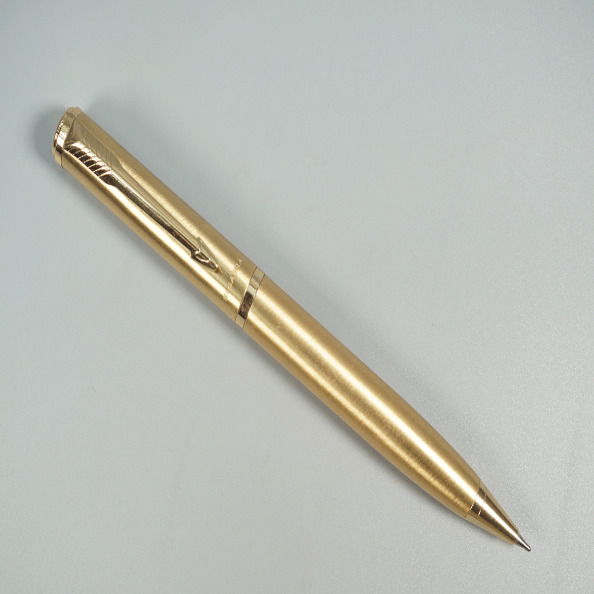 Sigaura Full Gold Color Fine Tip Twist Type Ball Pen SKU 28793