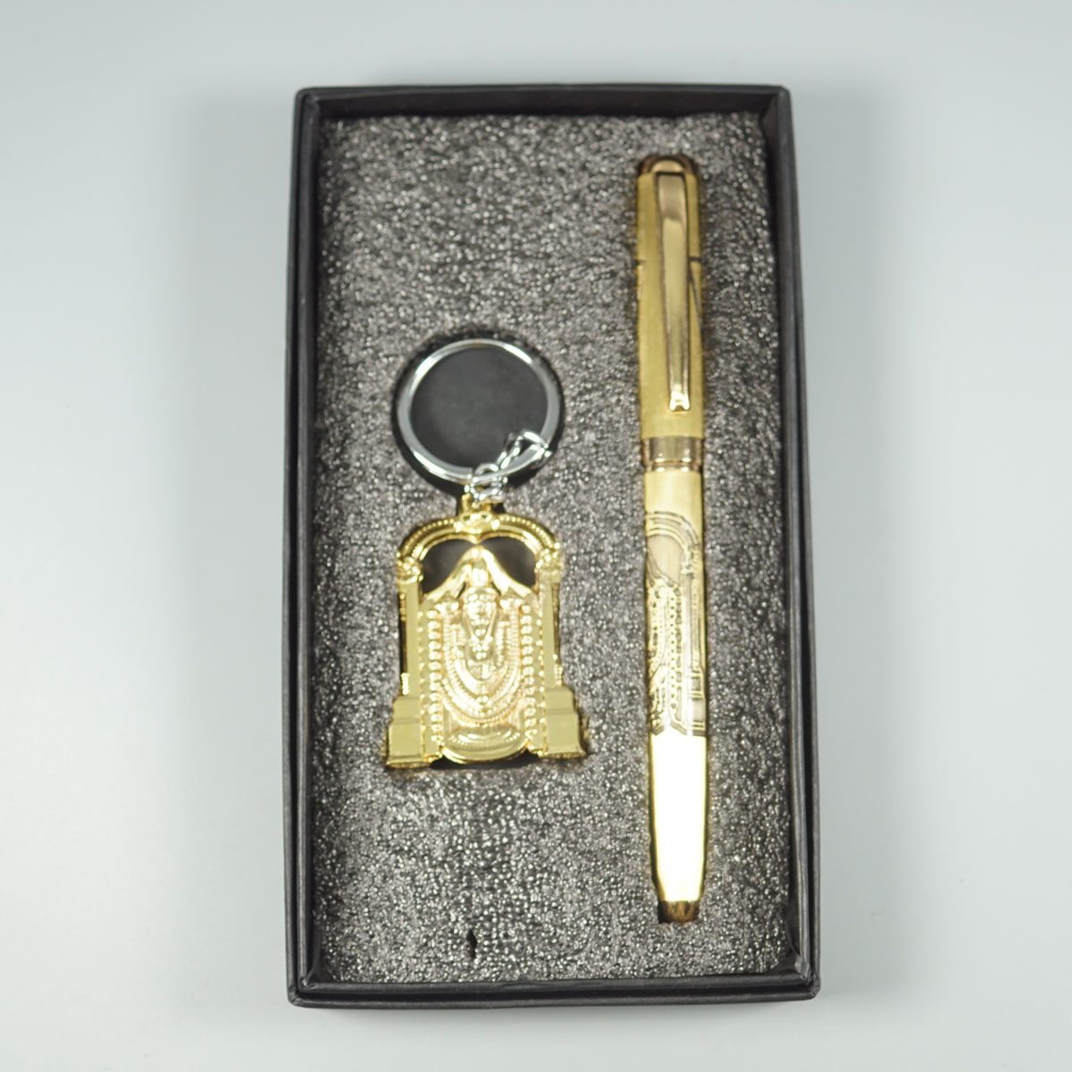 penhouse.in Full Golden Color Perumal Design  Cap Type Ball Pen Body With Perumal Keychain Set SKU 28814