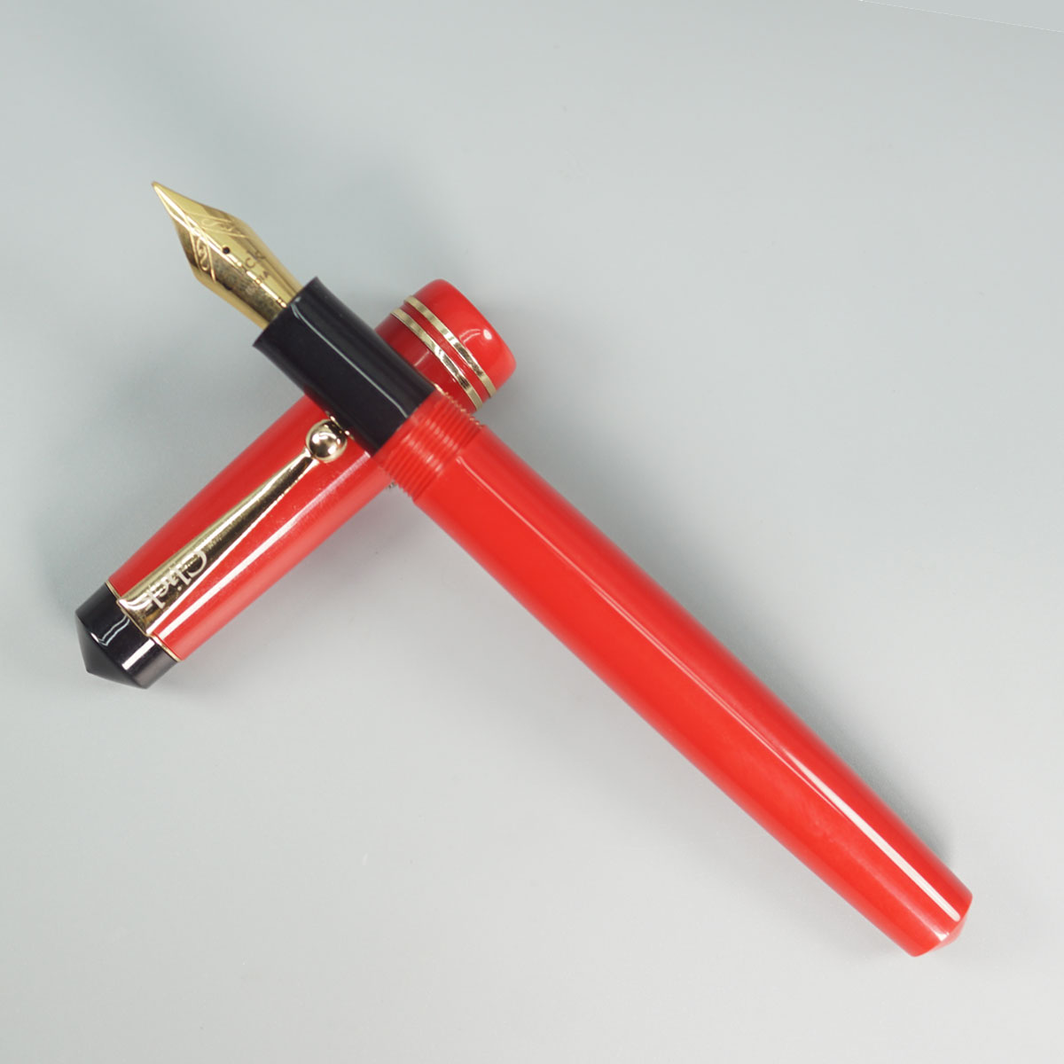 Click Aristocrat Red Color Body With Gold Color Clip And No.35 Fine Nib (3 in 1) Eye Dropper Model Fountain Pen SKU 28898