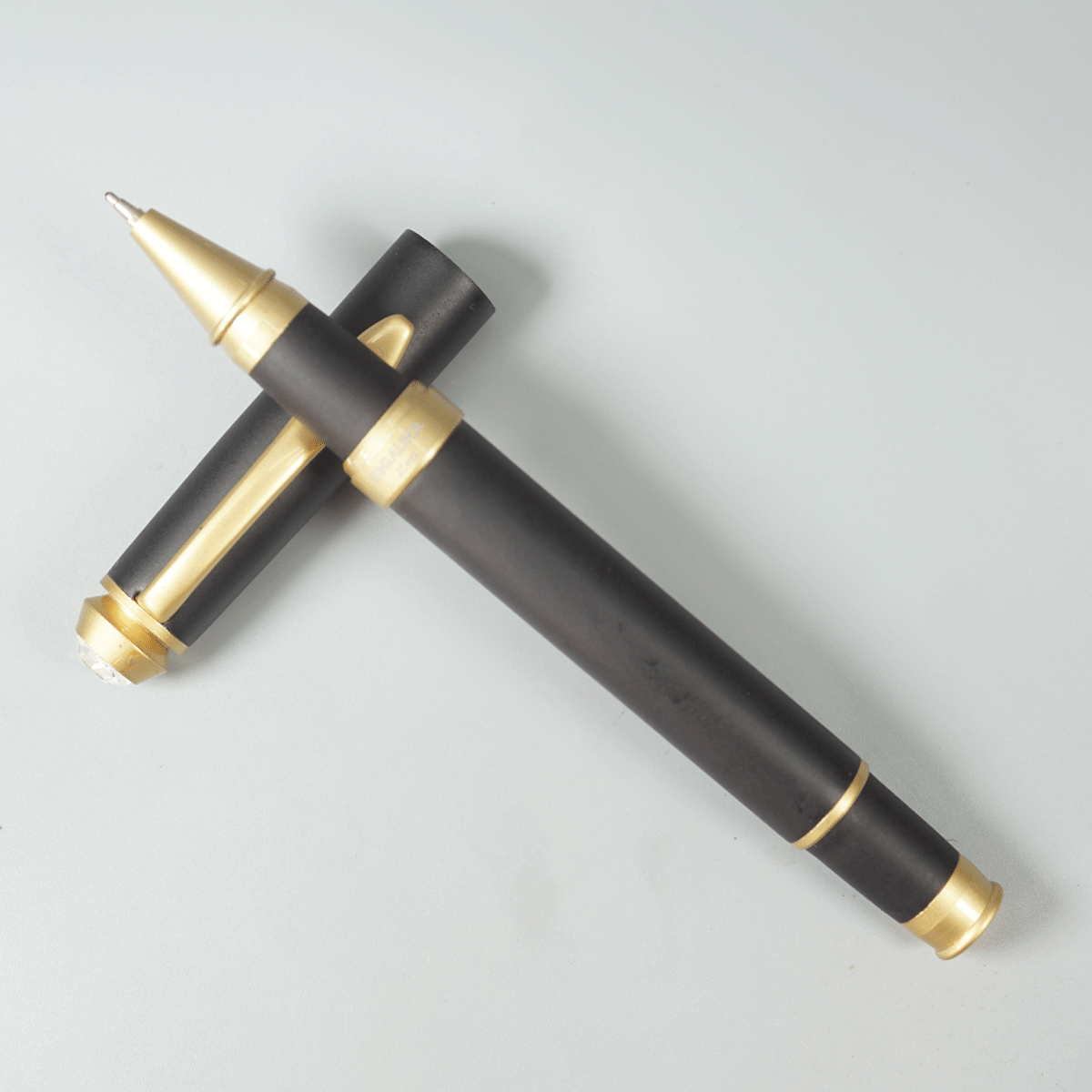 Sigaura Zen Matte Black Color Body With Gold Color Clip And Top On Stone Cap Type Ball Pen SKU 29069