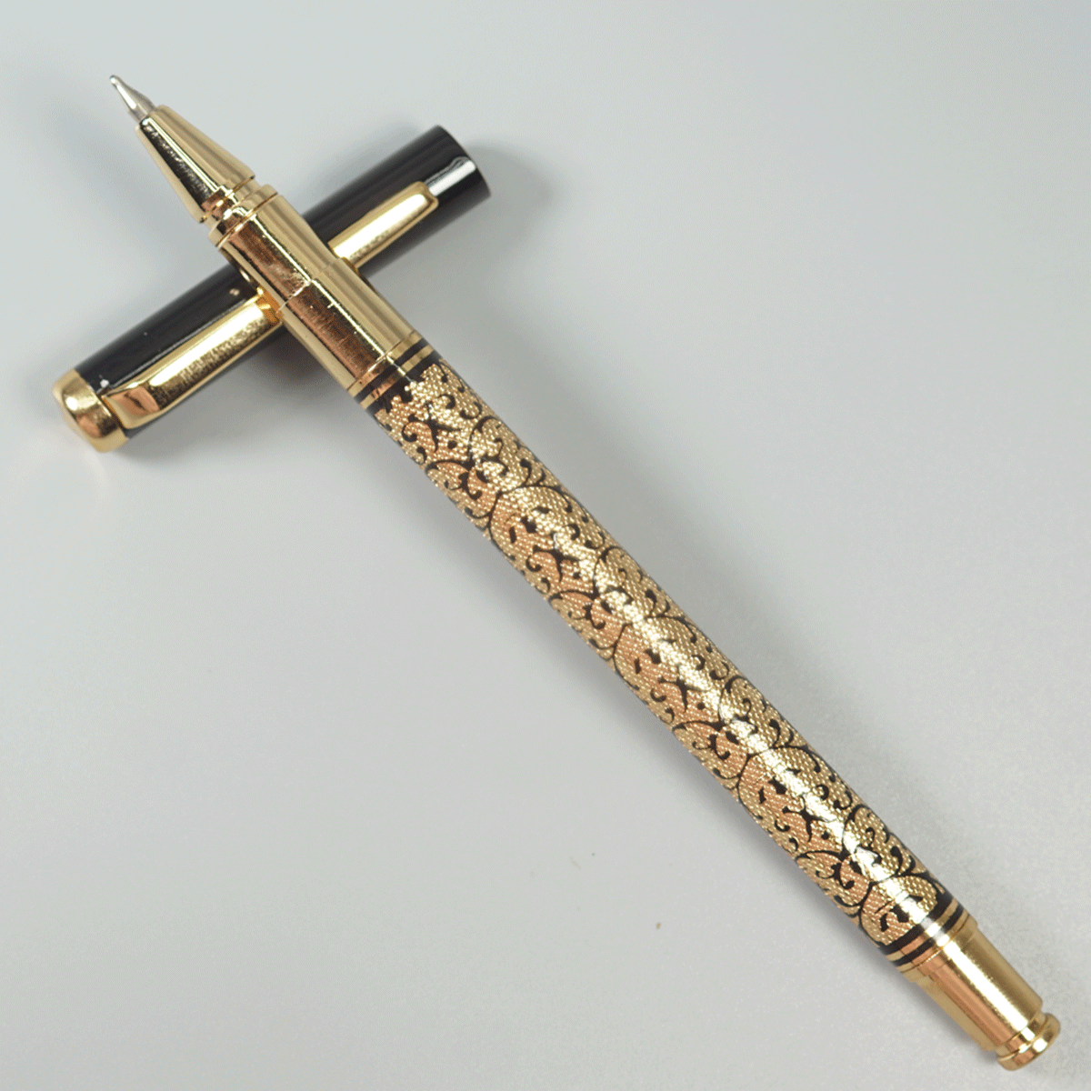 penhouse.in pens Half Gold Designed Body With Black Cap Gold Clip And Trim Fine Tip Cap Type Ball Pen SKU 29091