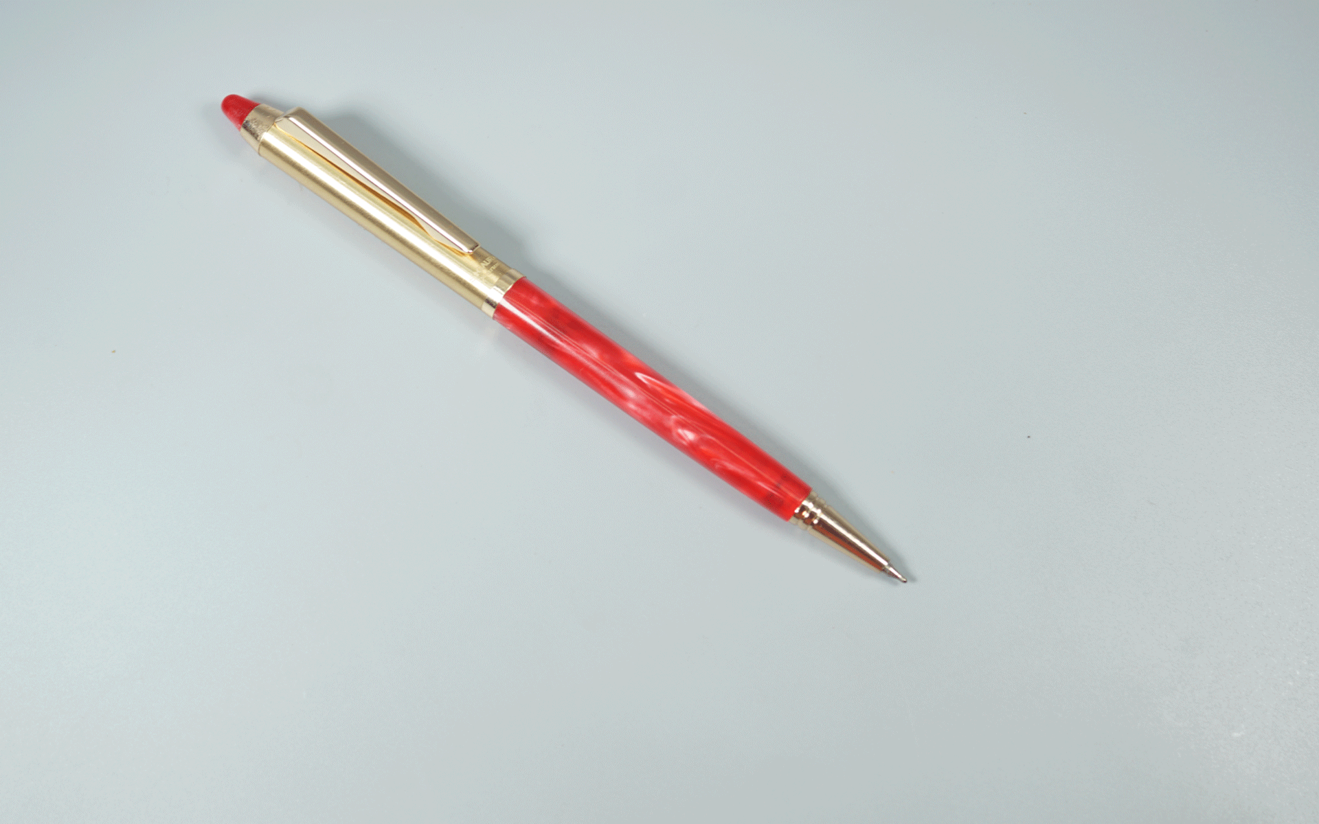 Sigaura Aurum Crystal Half Gold With Red Color Body And Trim Fine Tip Twist Type Ball Pen SKU 29103