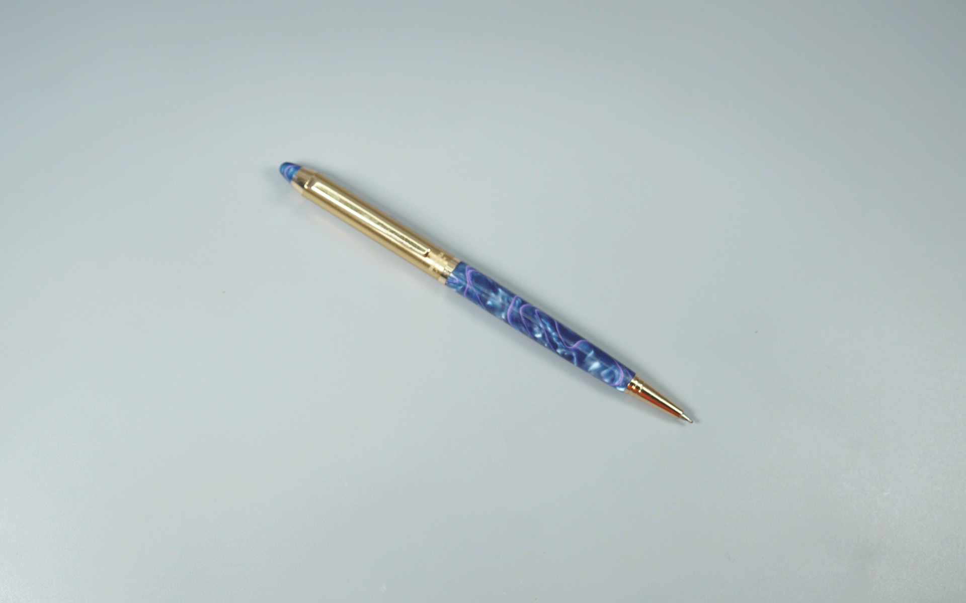 Sigaura Aurum Crystal Half Gold With Blue Color Body And Trim Fine Tip Twist Type Ball Pen SKU 29104