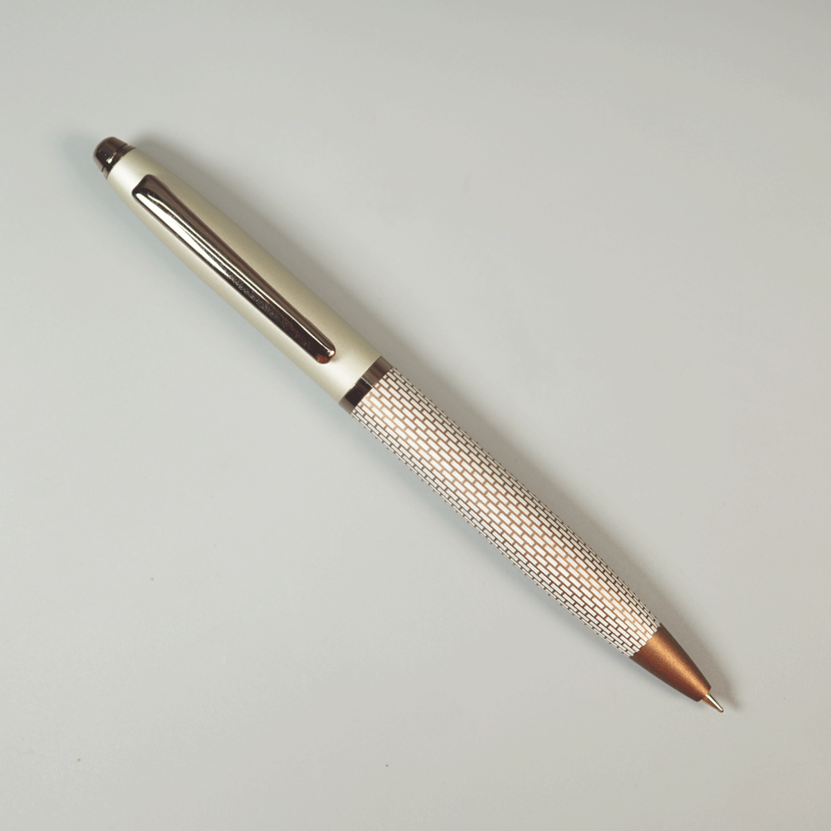 penhouse.in Pens Brown Color Checked Line On Body With Brown Clip And Twist Type Ball Pen SKU 29130