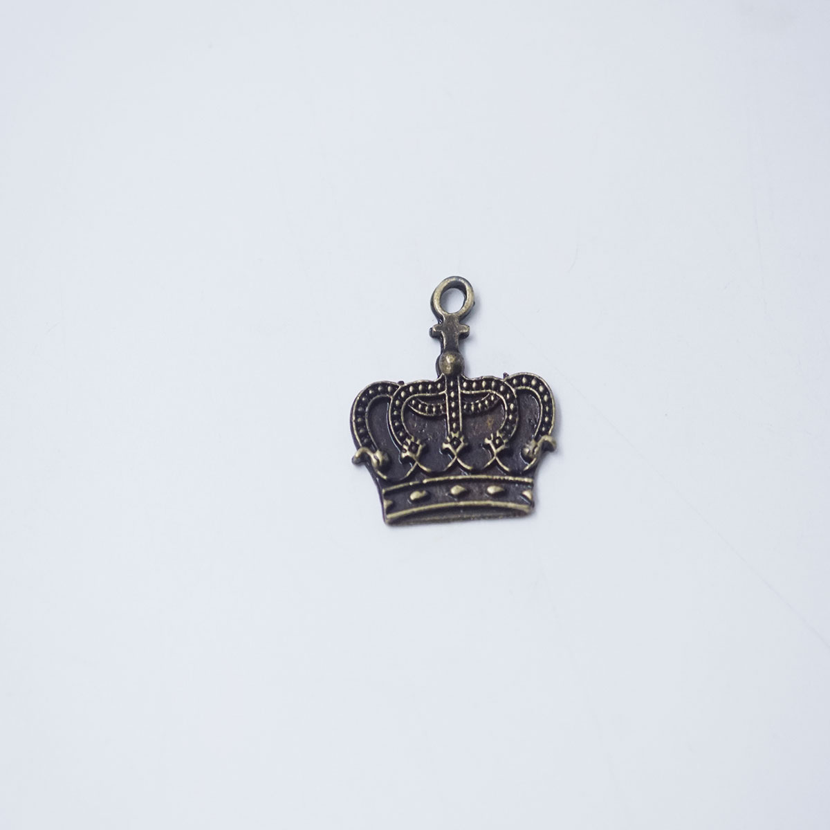 penhouse.in King Symbol Pendant SKU 51470