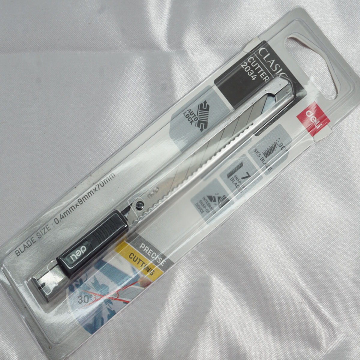 Deli Classic Blade Size 0.4mmX9mmx70mm Cutter SKU 51854