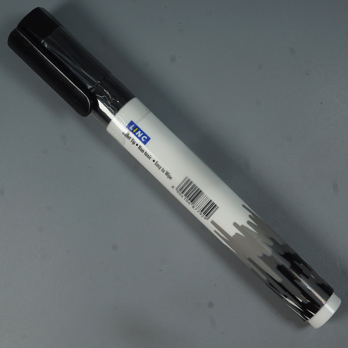 LINC  Swype Whiteboard Marker Bullet Tip Black and White Color Body Black Writing Non Toxic and Easy to Wipe SKU 52239