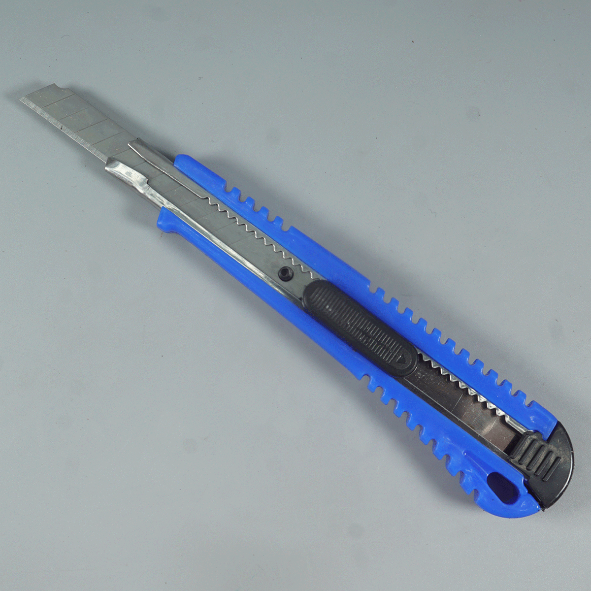 penhouse.in Stationeries HX-18 Small Size Cutter Knife for Advanced Tool Blue Color SKU 52304