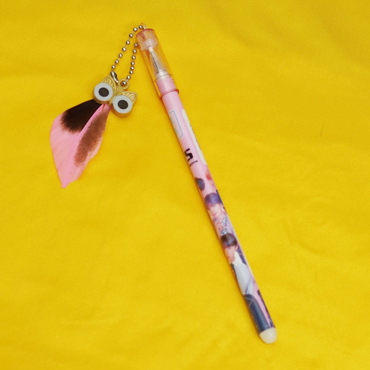 penhouse.in BTS Printed Design Body With Pink Color Owl Design Feather Fine Tip Cap Type Gel Pen SKU 55242
