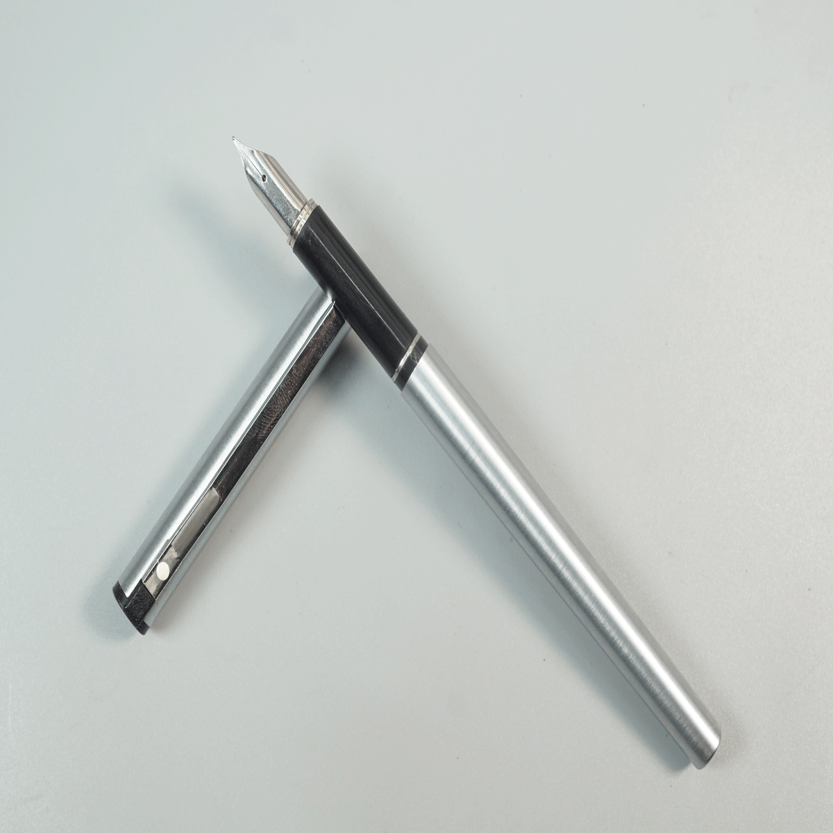 sheaffer USA Vintage Collection NOS Pen TRZ 550 Silver Color Body With Silver Clip Catridge Type Fountain pen Model - 91180