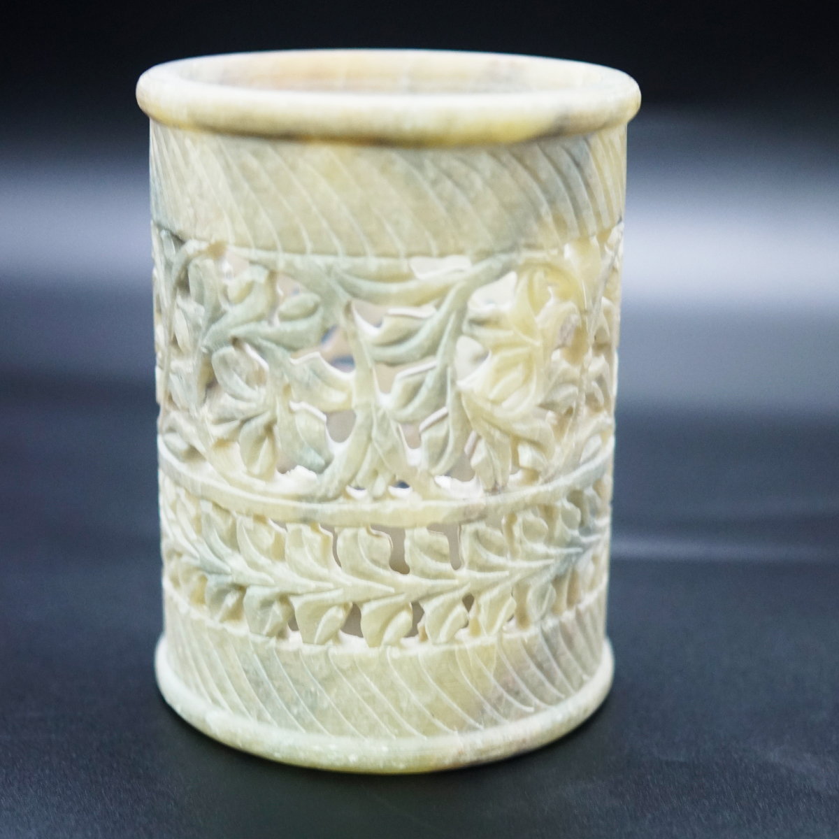 penhouse.in White Marble Soapstone Hand Carved Pen Holder SKU 95026