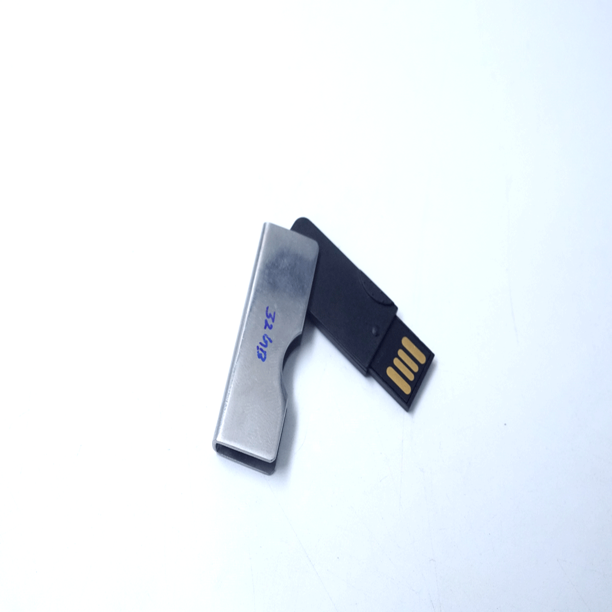 Penhouse.in 32GB pendrive Silver and black Color  SKU 95052