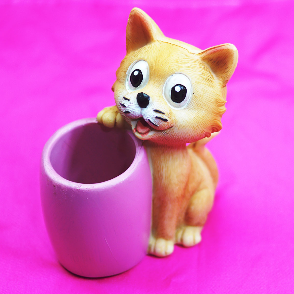 penhouse.in Small Cute Light Brown Color Big Eyes Cat With Pink Color Pen Stand SKU 96548