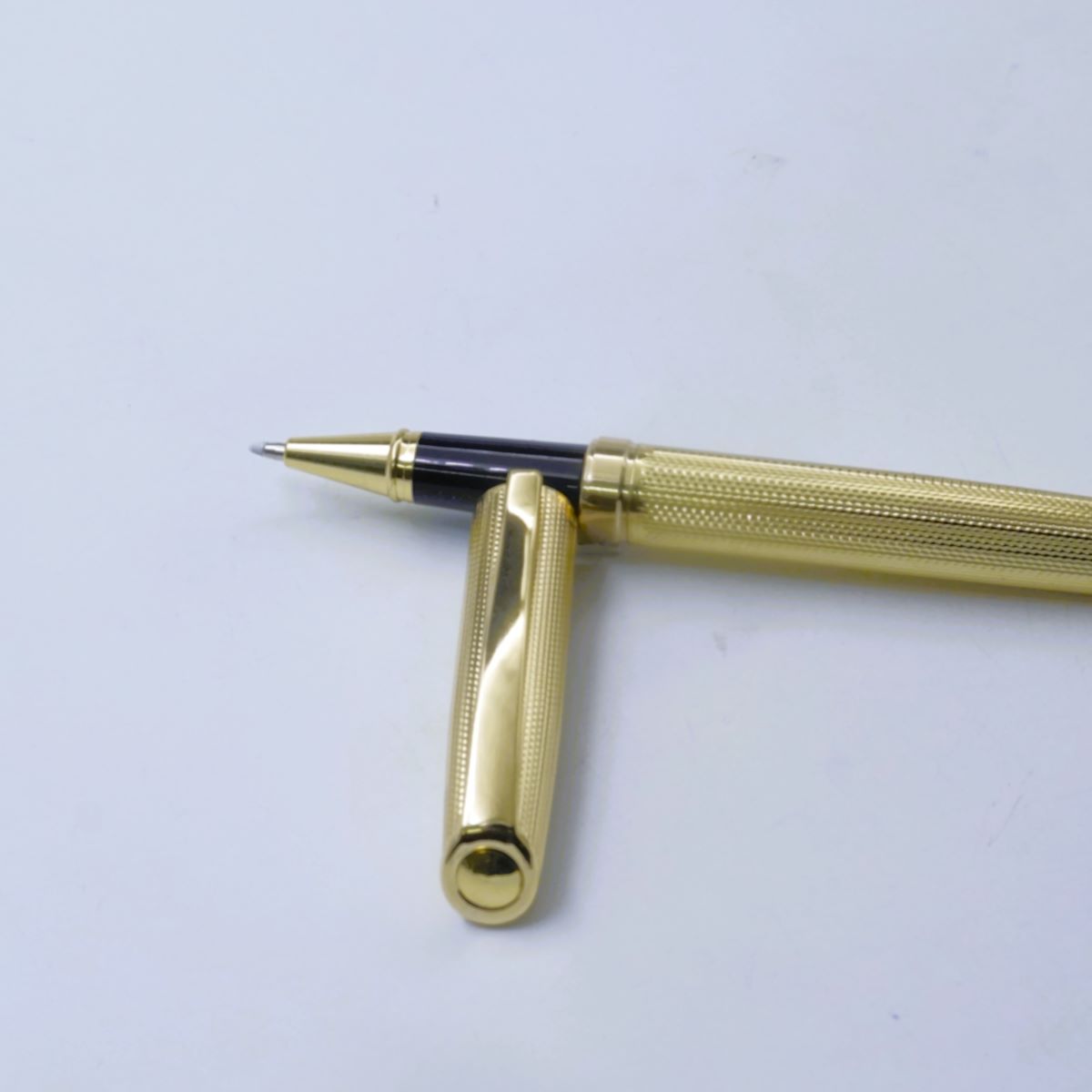 penhouse.in Glossy Gold Color Body with Gold Color Clip and trim Roller Ball pen SKU 26843
