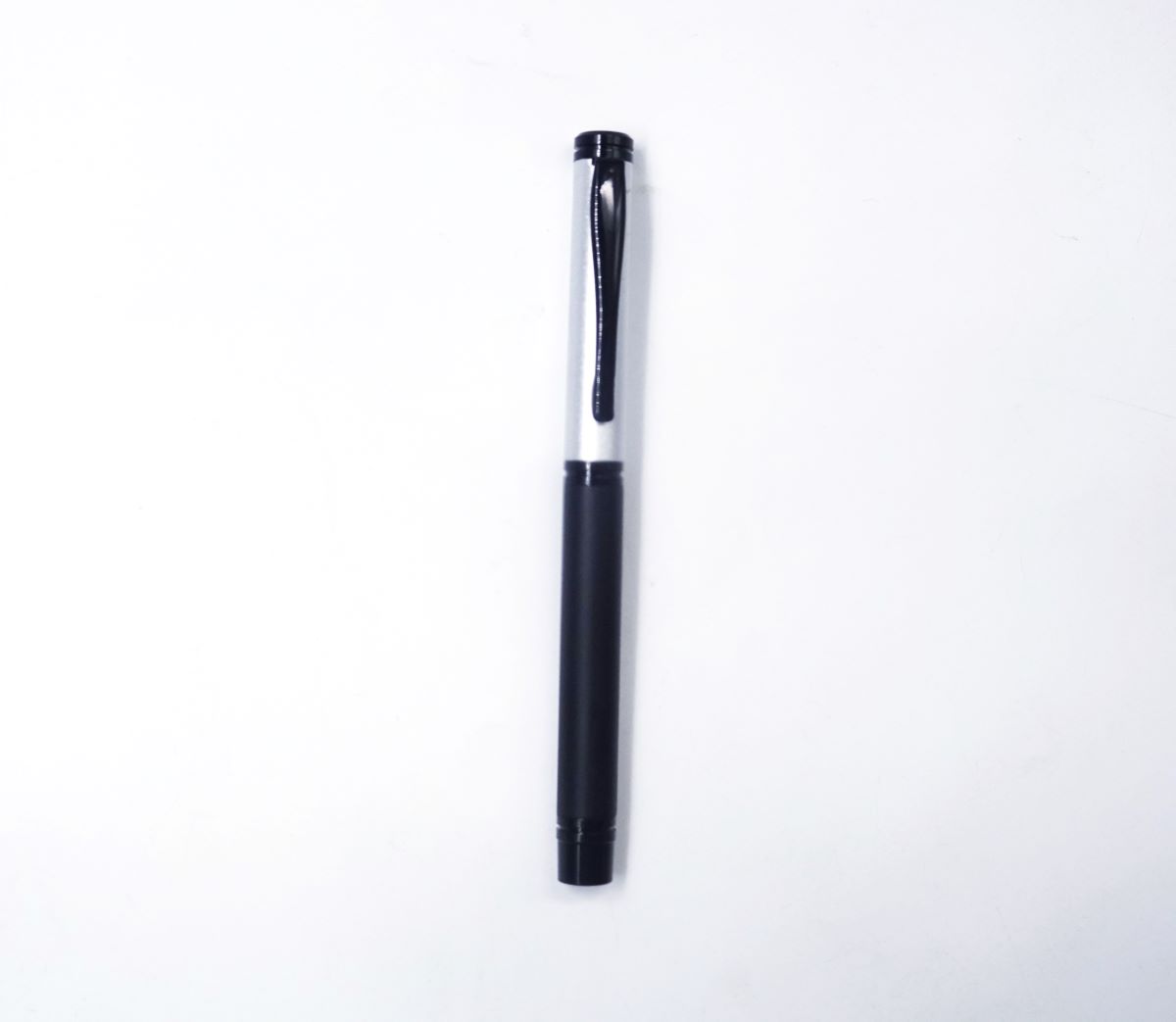penhouse.in Rock Mount Black Color Body With Silver Color Cap Type Roller Ball Pen SKU 26711