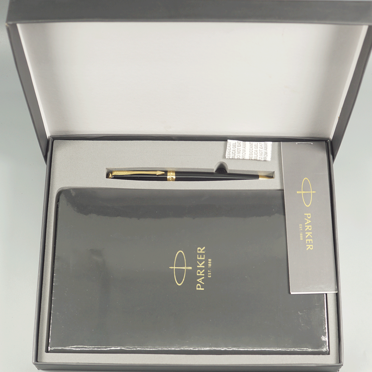 Parker Fusion Lacque Black GT Ball Pen and A5 Note Book Gift Set SKU 28478