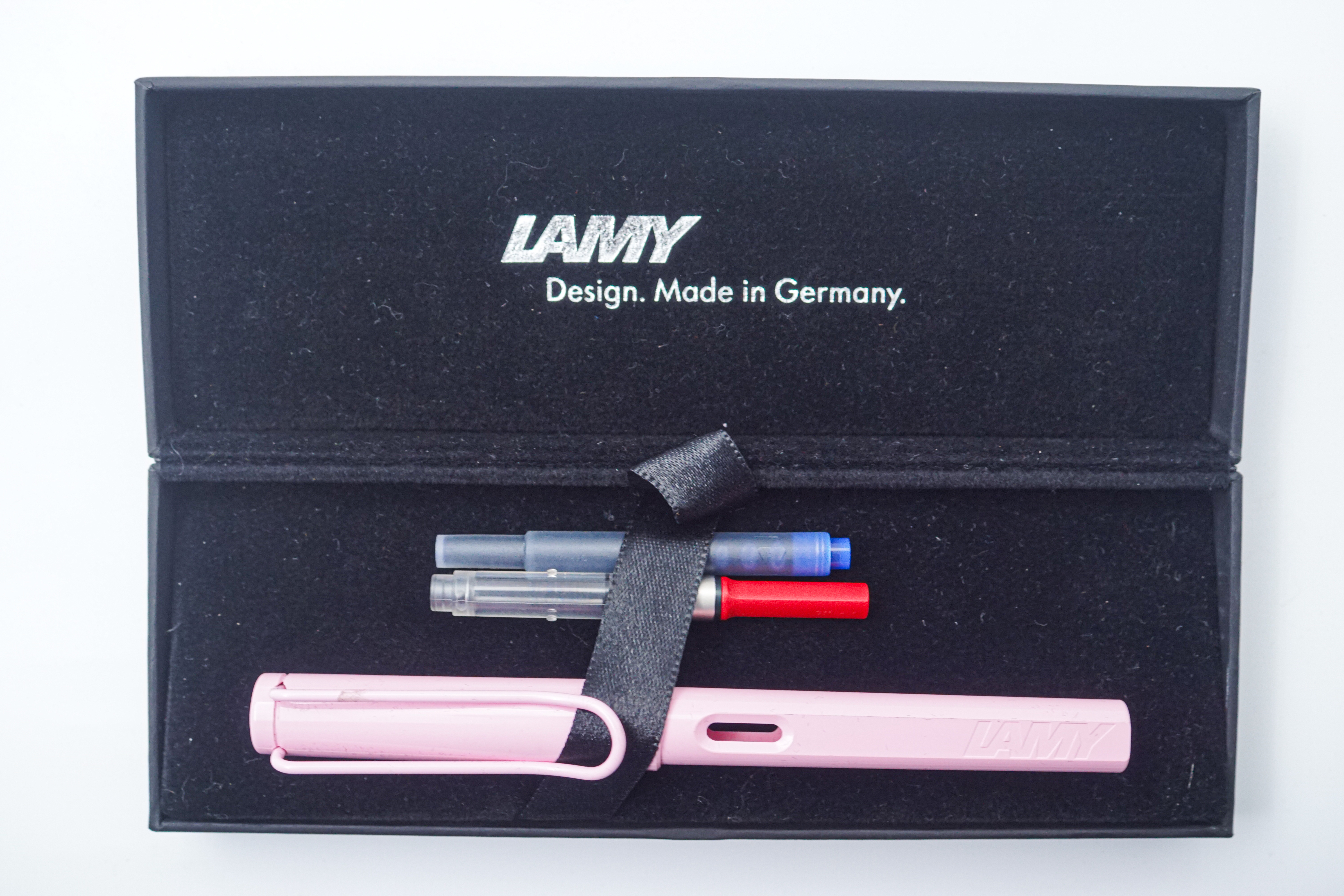 Lamy Safari 4037239 0D2 Light Rose color Body With Rose color Clip Color Medium Nib Converter Type Fountain Pen SKU 24806