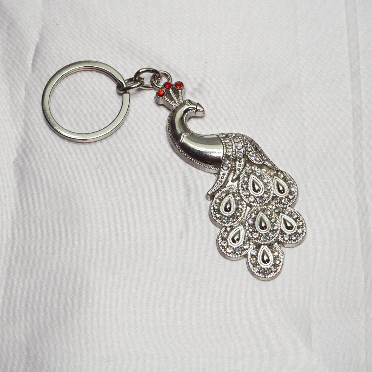 Silver Key chain | Trendy silver jewelry, Flower jewelry designs, Bridal  gold jewellery designs