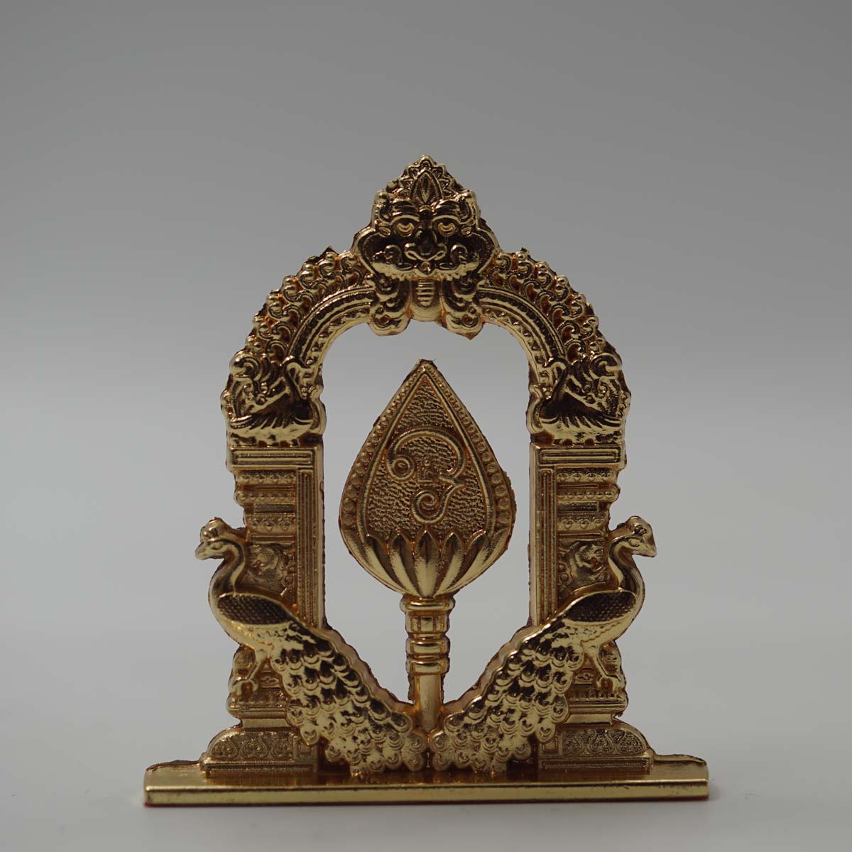 penhouse.in Gold Vel With Two Peacock In Car Dash Board SKU KP231