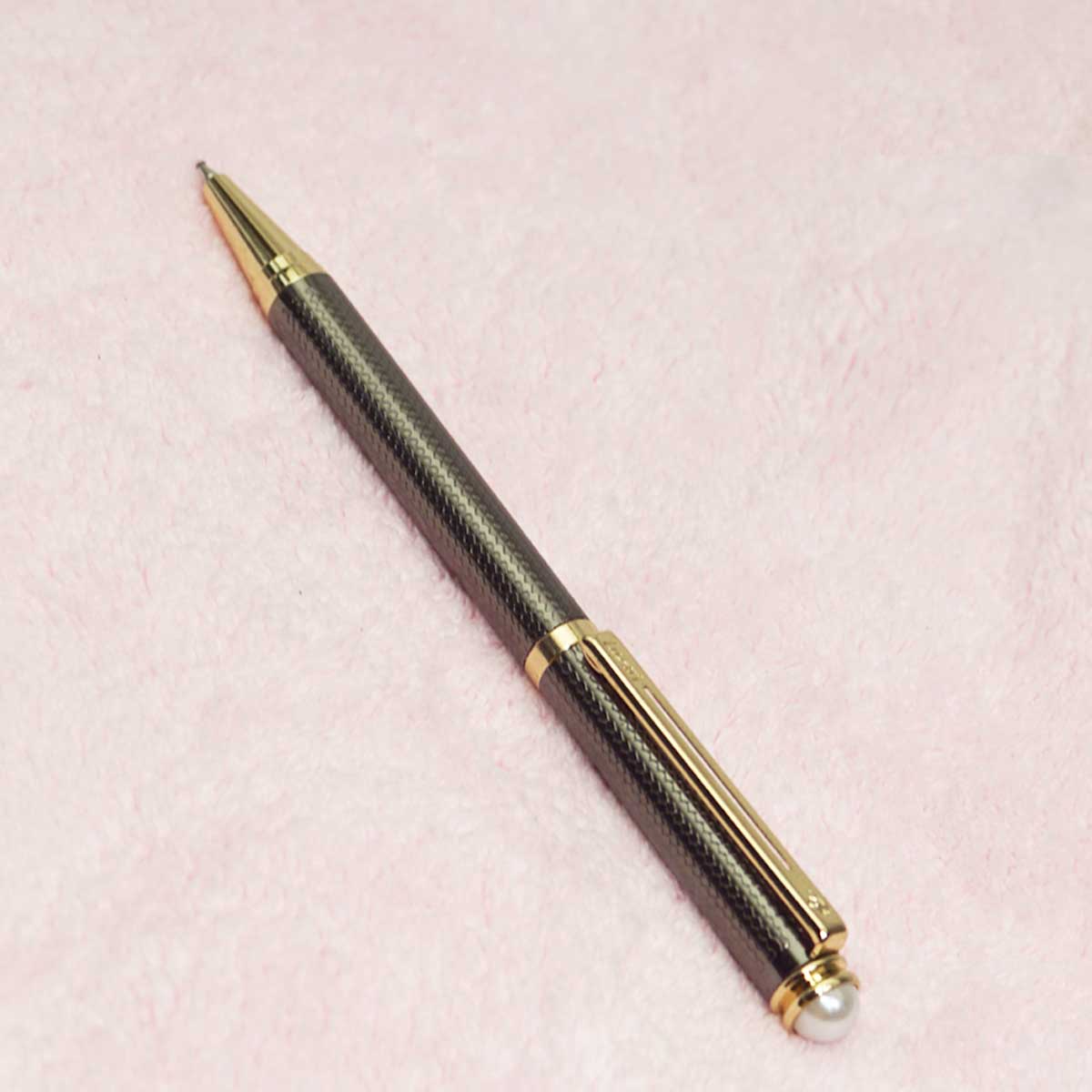 Luxor Royale Elan Gun Metal Designed Body With Fine Tip Gold Trim Pearl On Top Twist Type Ball Pen SKU 23431