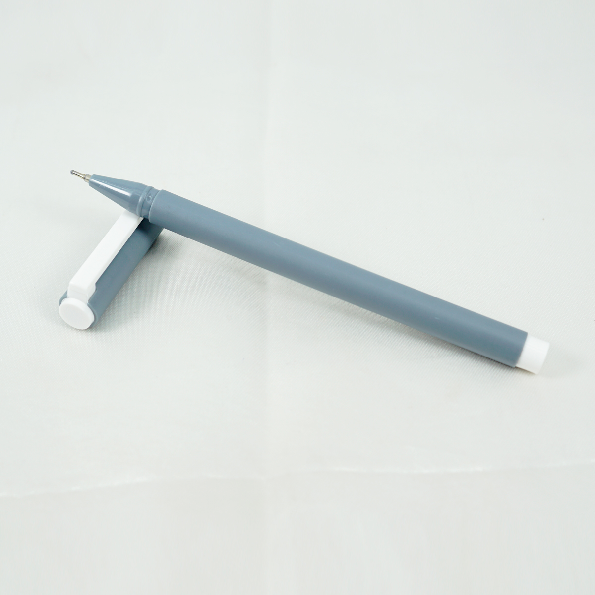 Penhouse.in Grey Color Body and Cap Type Ball Pens  White Color Clip SKU 27287
